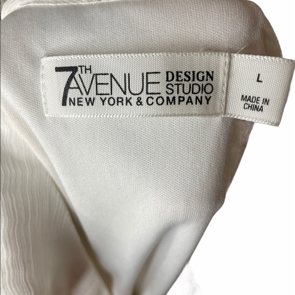 7th Avenue Women’s Blouse 3D Flowers Sleeveless - Picture 7 of 7